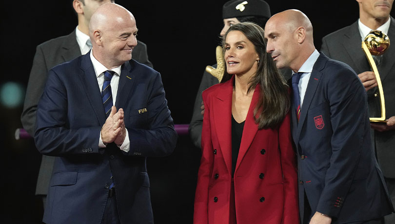 “No debió suceder”: Gianni Infantino cuestiona beso de Rubiales a futbolista española