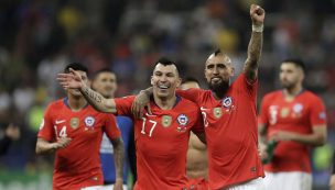 “Te quiero, guerrero”: Gary Medel visitó a Vidal tras su operación de rodilla