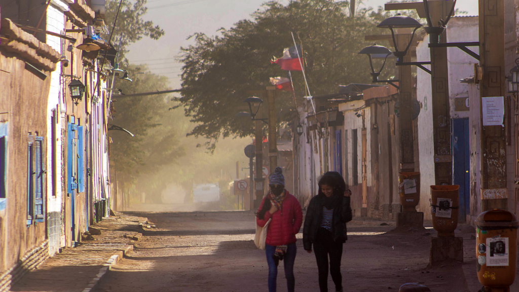 Emiten aviso meteorológico por viento “normal a moderado” desde la región de Arica y Parinacota hasta Atacama