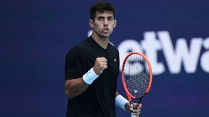 Cristian Garin sigue a paso firme en Tokio tras vencer al local Shimabukuro