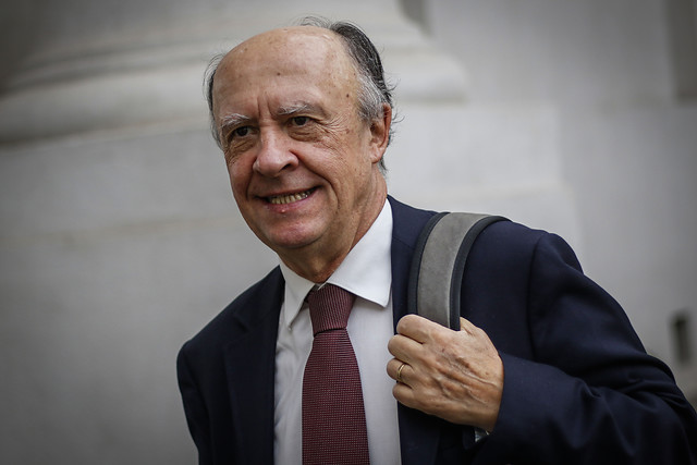 Cristián Larroulet: “El llamado es que nadie que haya votado Rechazo la vez anterior deje de votar ‘A favor’”