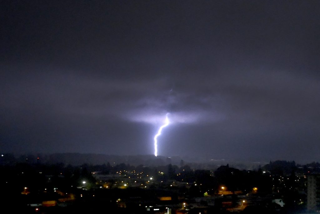 Emiten aviso por “probables tormentas eléctricas” para zonas de tres regiones