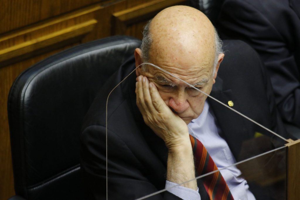 Insulza por vuelo humanitario a Israel: “¿Qué pasará con los chilenos que están en territorio palestino?”