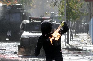 Congreso despacha ley que sanciona con cárcel el porte de combustible durante manifestaciones