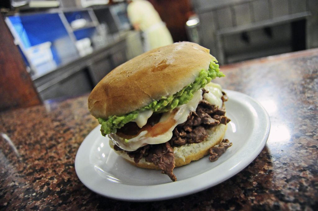 Día del churrasco: cómo preparar esta clásica receta chilena en casa y celebrar con sabor