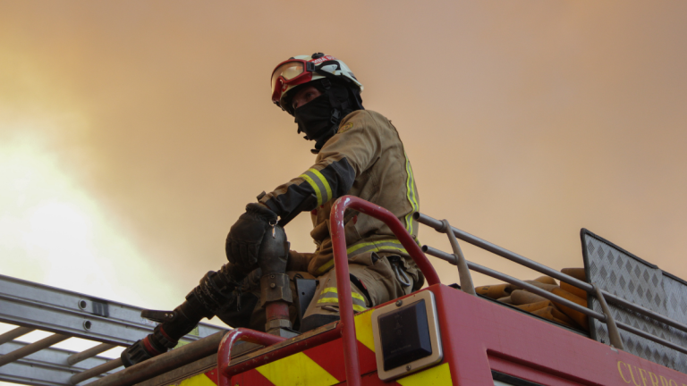Incendio en Pudahuel deja un fallecido y seis viviendas afectadas