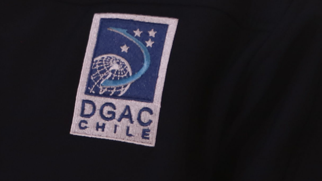 Avioneta capotó en playa de Caldera: Piloto de la aeronave resultó con lesiones leves