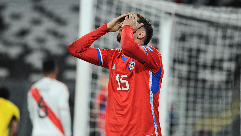 Chile nuevamente pierde terreno en el ranking FIFA