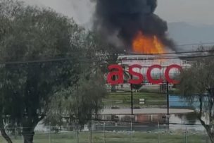 Incendio afecta a empresa Gasco en Maipú