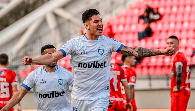 Huachipato golea a La Calera y alcanza la cima del Campeonato Nacional