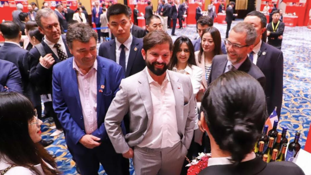 Presidente Boric y ministro Valenzuela conocen “Silicon Valley de la agricultura” chino tras inauguración de Chile Week 2023