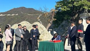 Presidente Boric visitó la Gran Muralla China y dejó mensaje