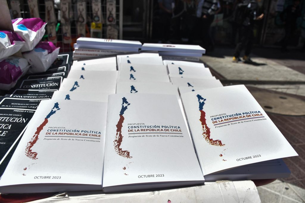 Cadem: 55% votaría “en contra” y 45% “a favor” en Plebiscito Constitucional
