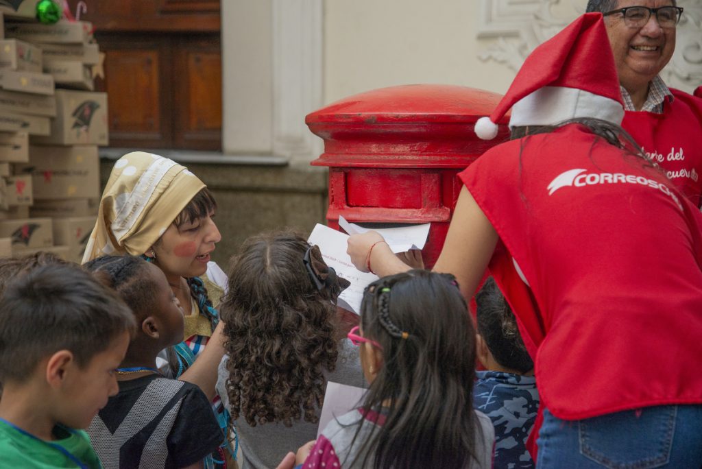 CorreosChile lanzó “Apadrina un Sueño de Navidad”: ¿Cómo participar en la tradicional campaña?