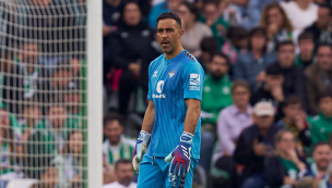 “Te esperamos pronto de vuelta”: Betis detalla lesión de Claudio Bravo