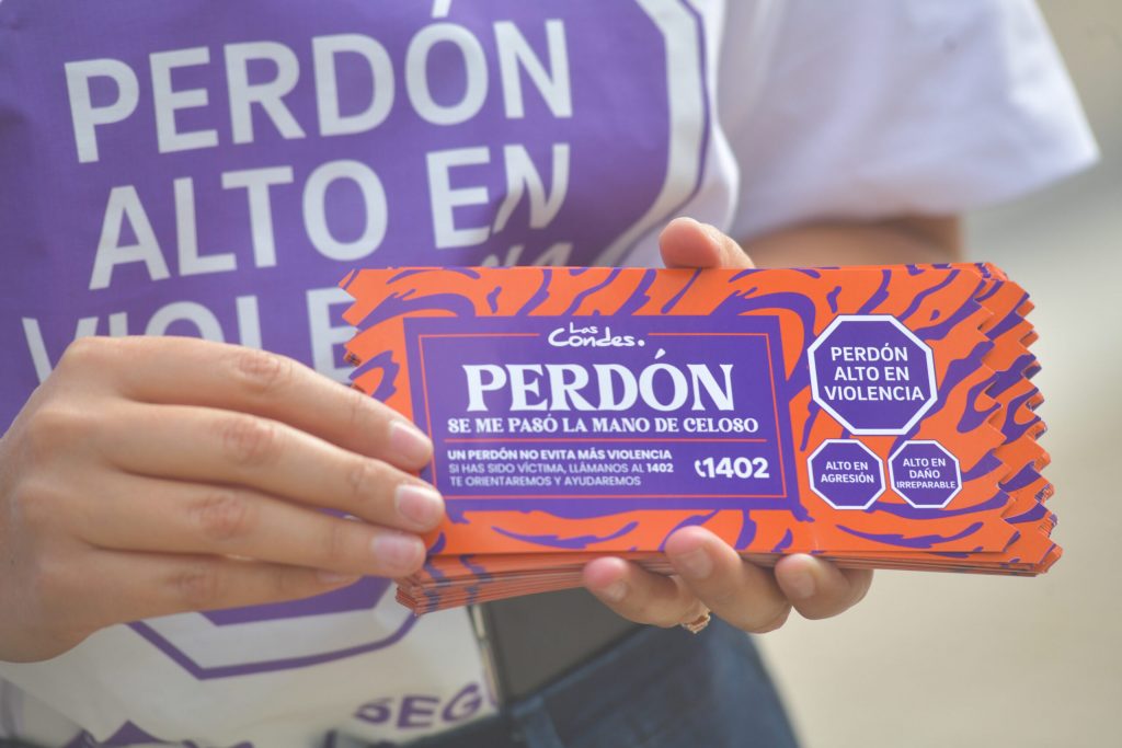 Las Condes lanza campaña “Perdón, Alto en Violencia para las Mujeres”: Conoce la iniciativa