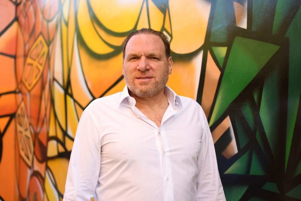 Gabriel Massuh Isaías: El empresario que transformó el mercado de frutas en Chile