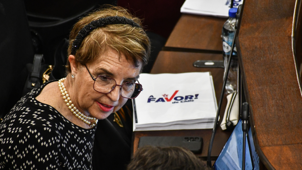 Hutt y críticas de Boric a la propuesta constitucional: “Pertenece a una coalición que no está conforme con las libertades puestas en el texto”