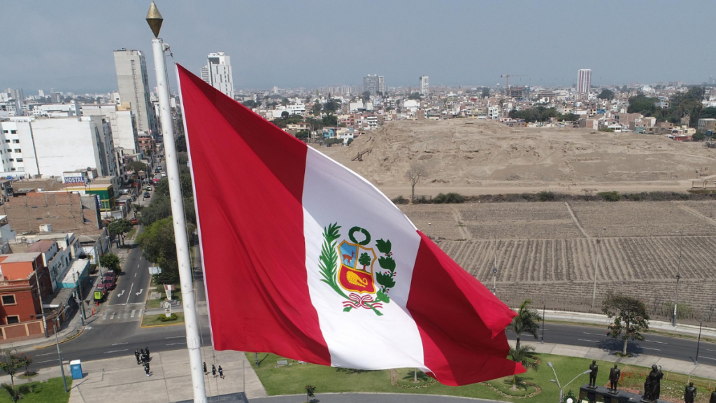 Perú: Rescatan a 23 turistas estadounidenses y europeos atrapados en un derrumbe en Cusco