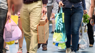 Ventas del retail en octubre promedian una baja real de 11,2%