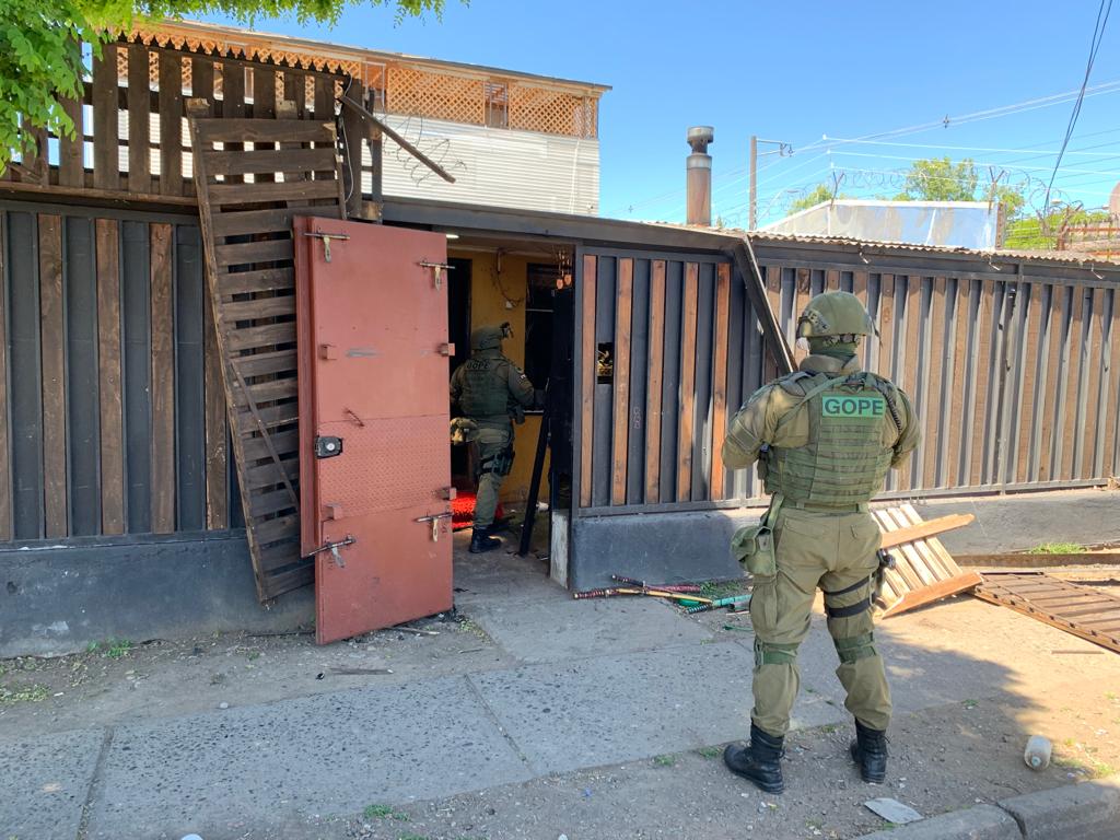 Carabineros allanó “casas búnker” en Los Ángeles