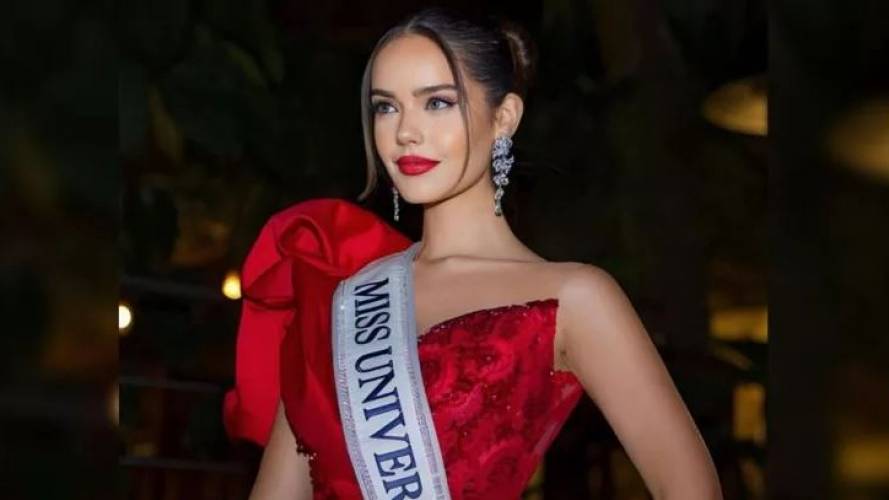 Celeste Viel deslumbró en desfile en traje de baño del Miss Universo 2023