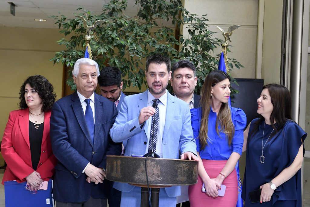 Diputados socialistas presentan primera querella por “Caso Audios”: “Hay que saber toda la verdad”