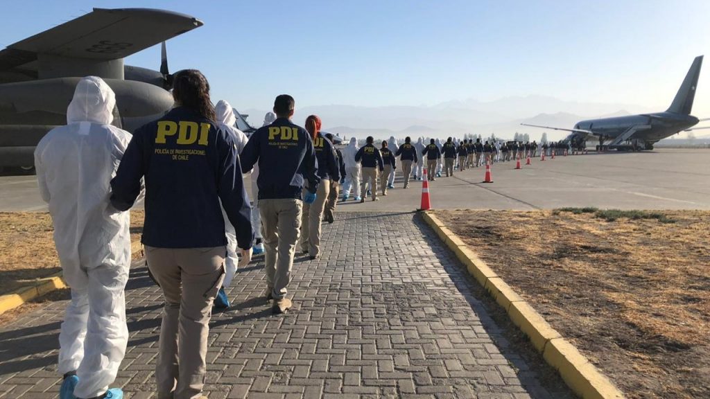 Diputados de oposición y fallida expulsión de 4 migrantes: “Esto demuestra que el Gobierno tiene que trabajar más rápido con las expulsiones”