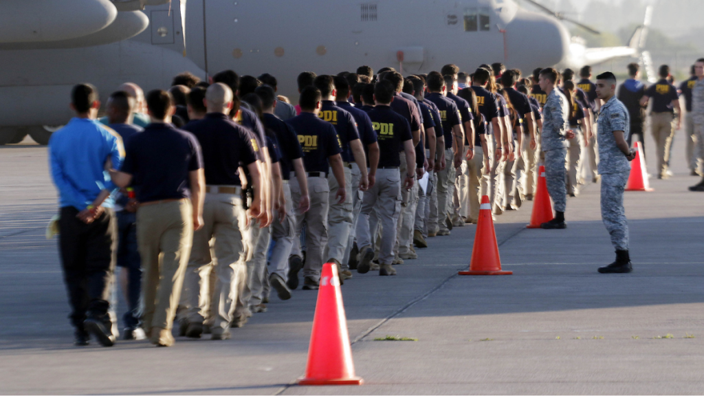 Vuelo con deportados venezolanos desde Estados Unidos reprogramado por mal clima