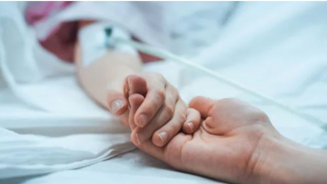 Sector de la hospitalización domiciliara en alerta por fallo GES: “El escenario se torna cada vez más crítico”