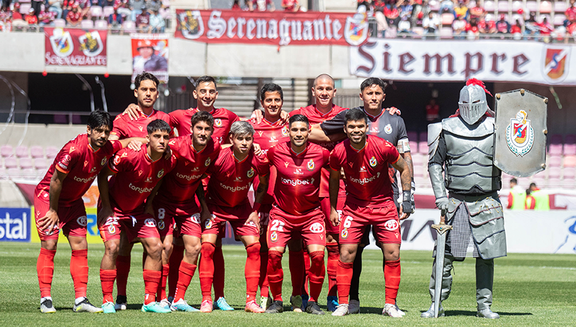 La Serena aguanta con 9 jugadores y da el primer golpe a Temuco en la Liguilla