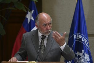 Universidad Austral en la mira: Senador Iván Flores reiteró graves riesgos financieros y no descarta delitos