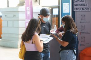 Universidad de Chile realizará la semana de los postulantes: Charlas y stands de las carreras serán parte de la instancia