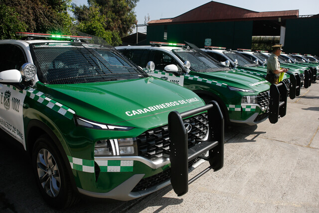 Presidente Boric entrega 187 vehículos policiales en el marco del programa “Verano Seguro”