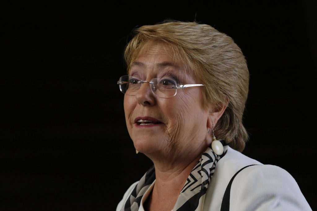 Bachelet emplaza a la oposición tras criticas a reformas: “No están los tiempos para darse gustitos políticos”