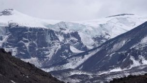 Vicepresidenta electa de Argentina pide ayuda a Presidente Boric para buscar a andinistas perdidos en cerro Marmolejo