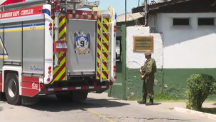 Confirman dos fallecidos por incendio que afectó a polígono de tiros de Carabineros en Cerrillos