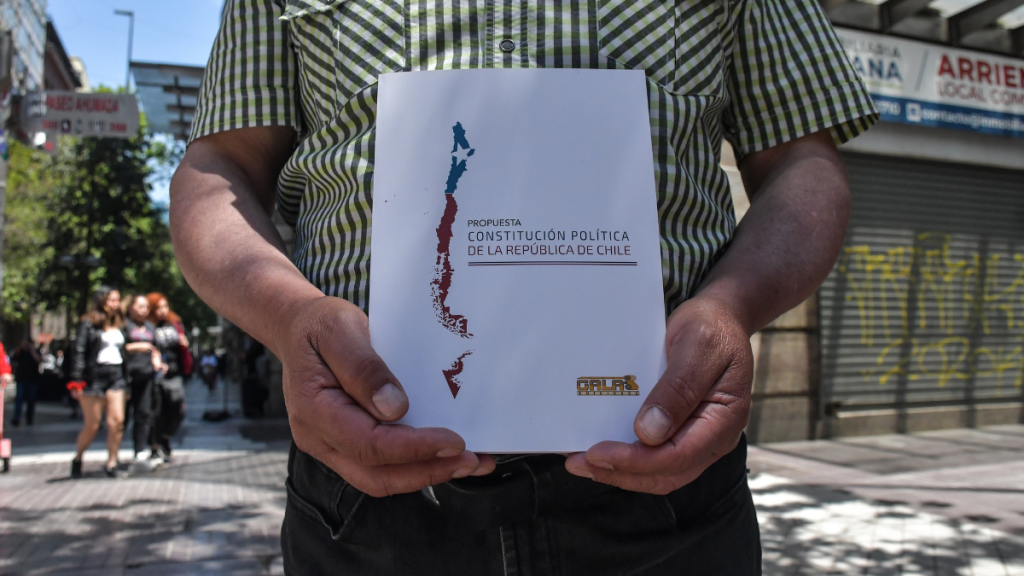 Encuesta Ipsos: 57% está de acuerdo con el Gobierno de cerrar el proceso Constitucional si gana el ‘En contra’