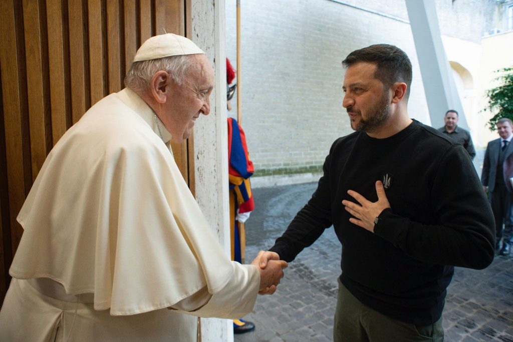 Zelensky expresa su “gratitud” al Papa por sus “deseos de paz” para Ucrania: “Estoy agradecido al Vaticano”