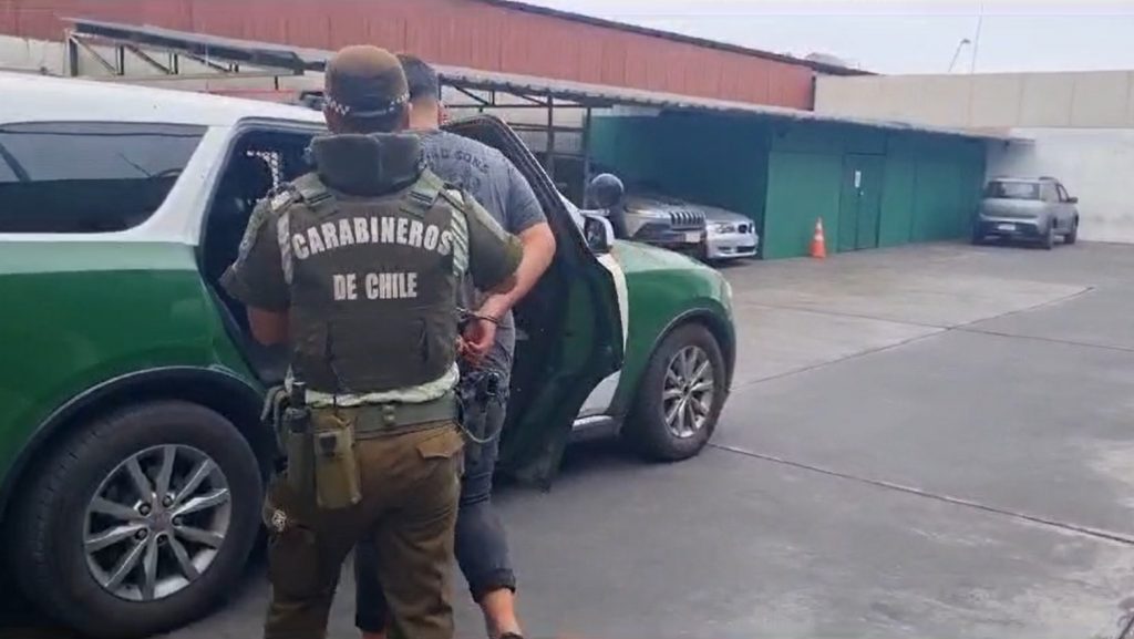 Carabineros detuvo a sujeto que portaba dos armas de fuego en Iquique