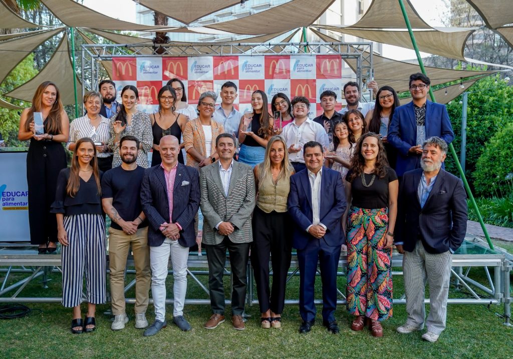 Concurso Educar para Alimentar de Arcos Dorados reconoció a los mejores reportajes sobre nutrición y hábitos alimenticios