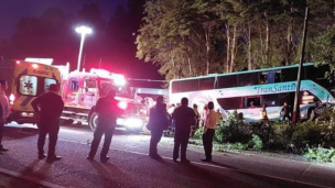 Al menos 30 lesionados dejó choque de un bus contra letras volumétricas en Gorbea