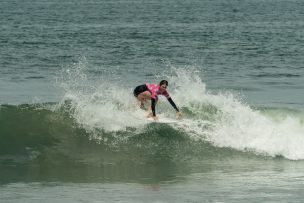 Con amplia presencia de chilenas y destacadas surfistas internacionales arrancó  el Latin Girl Arica Prime