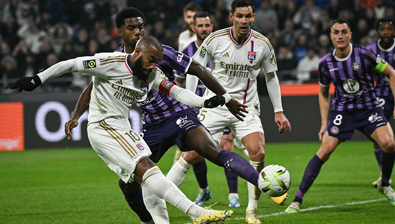 Sufre Gabriel Suazo: Toulouse cae goleado y se acerca a zona de descenso