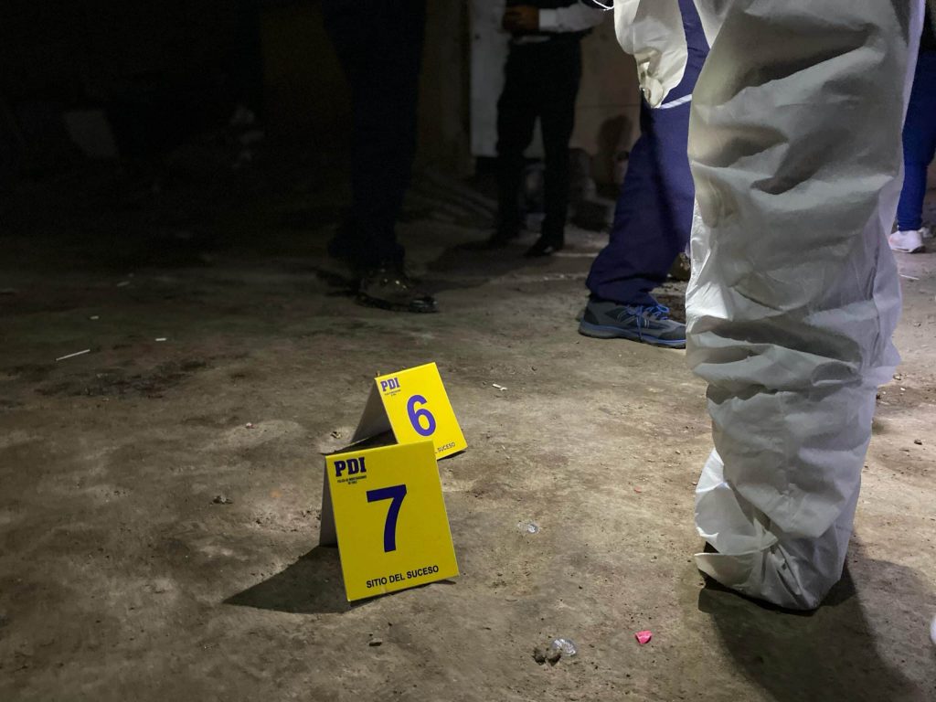 Sujetos disparan en riña por choque de vehículos en Estación Central: hombre murió tras defender a vecina afectada