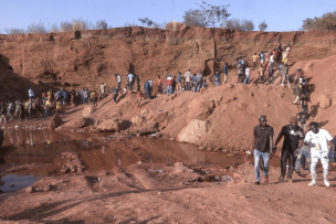 Derrumbe de una mina de oro deja más de 70 muertos en Mali