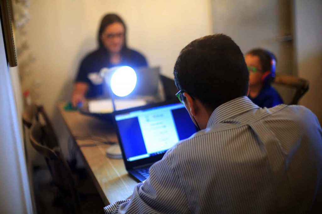 ¿Presencial, híbrido o 100% remoto?: Expertos comentan las opciones preferidas por los chilenos frente a la Ley de conciliación trabajo-familia