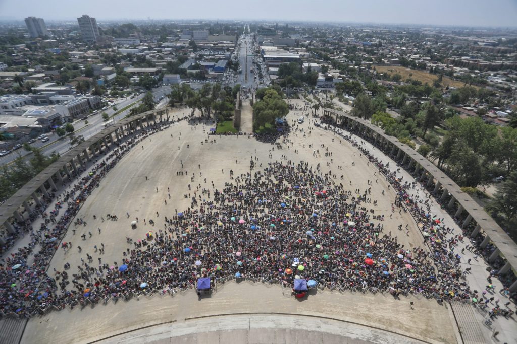 Locura total en Maipú por la “Sanadora de Rosario”: más de 6.000 personas han llegado a ver a la religiosa