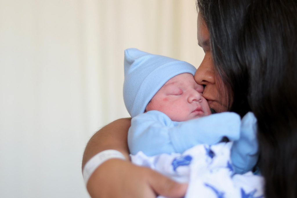 Conoce a Samuel, el primer bebé nacido en el país este 2024