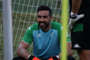 ¡Está de vuelta! Claudio Bravo regresa a los entrenamientos en el Betis